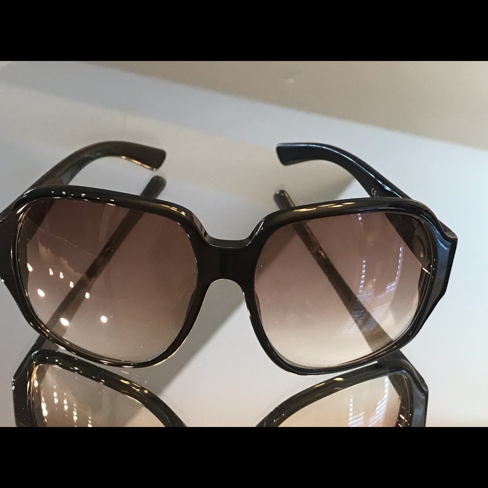 Authentic Gucci Sunglasses with case